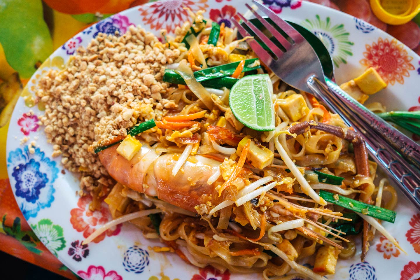 Pad Thai noodles at Chatuchak Market Bangkok Tajlandia