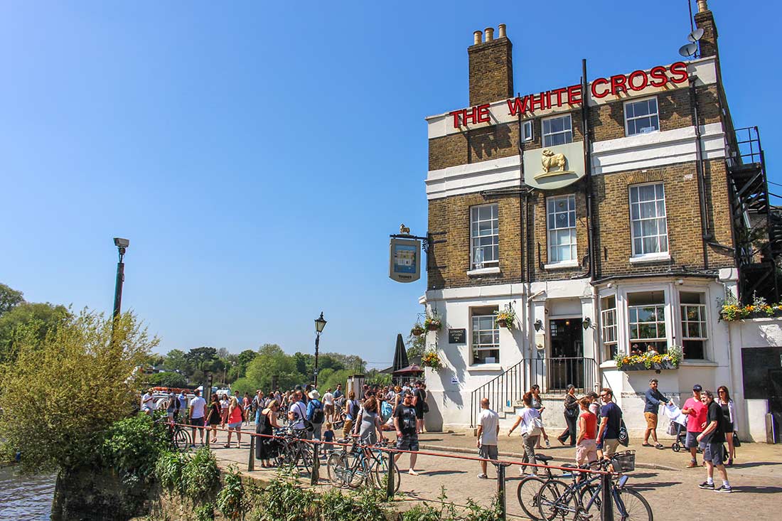 The White Cross riverside pub in Richmond London