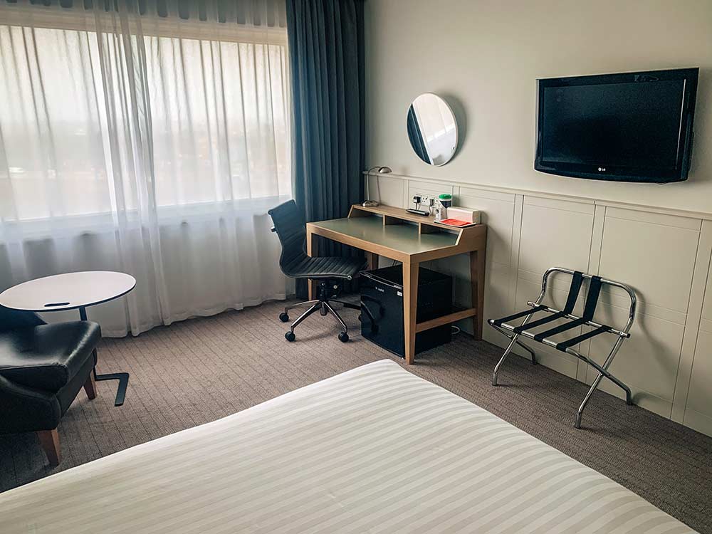 UK quarantine Holiday Inn Heathrow room 