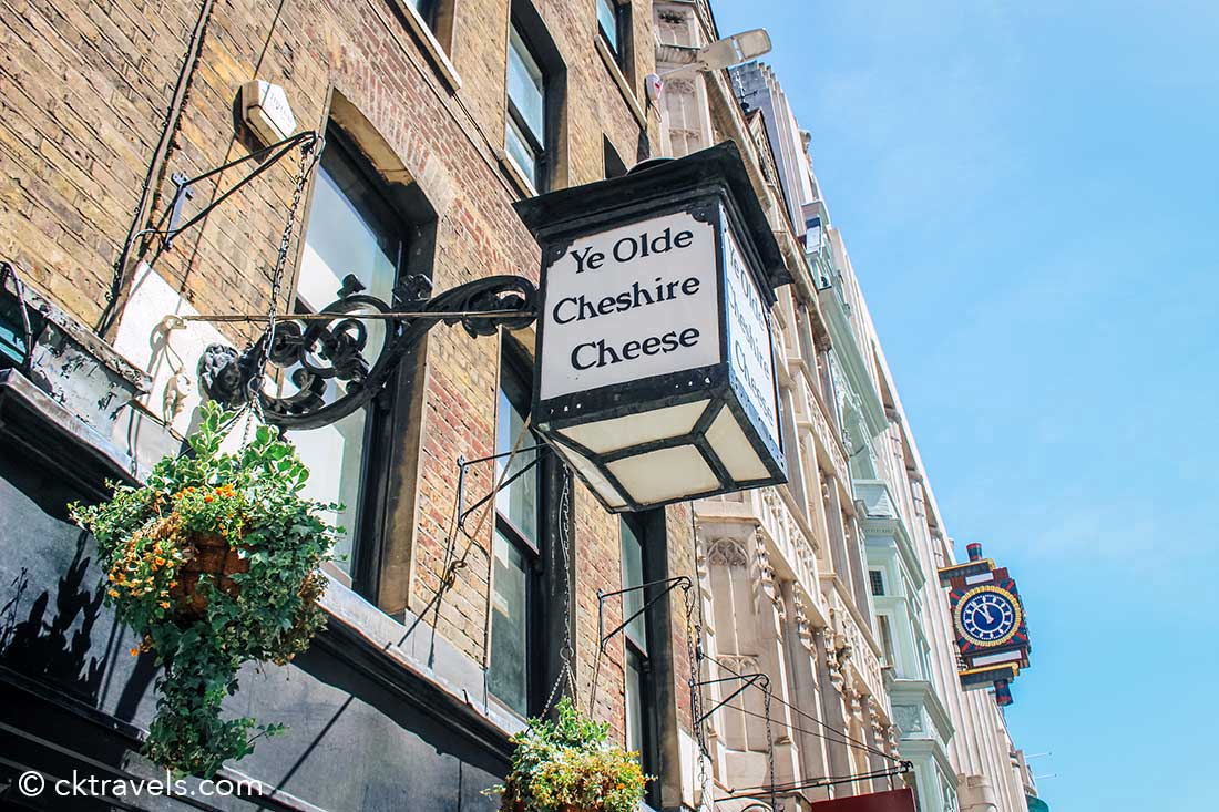 Ye Olde Cheshire Cheese pub near Liverpool Street Station. Copyright CK Travels