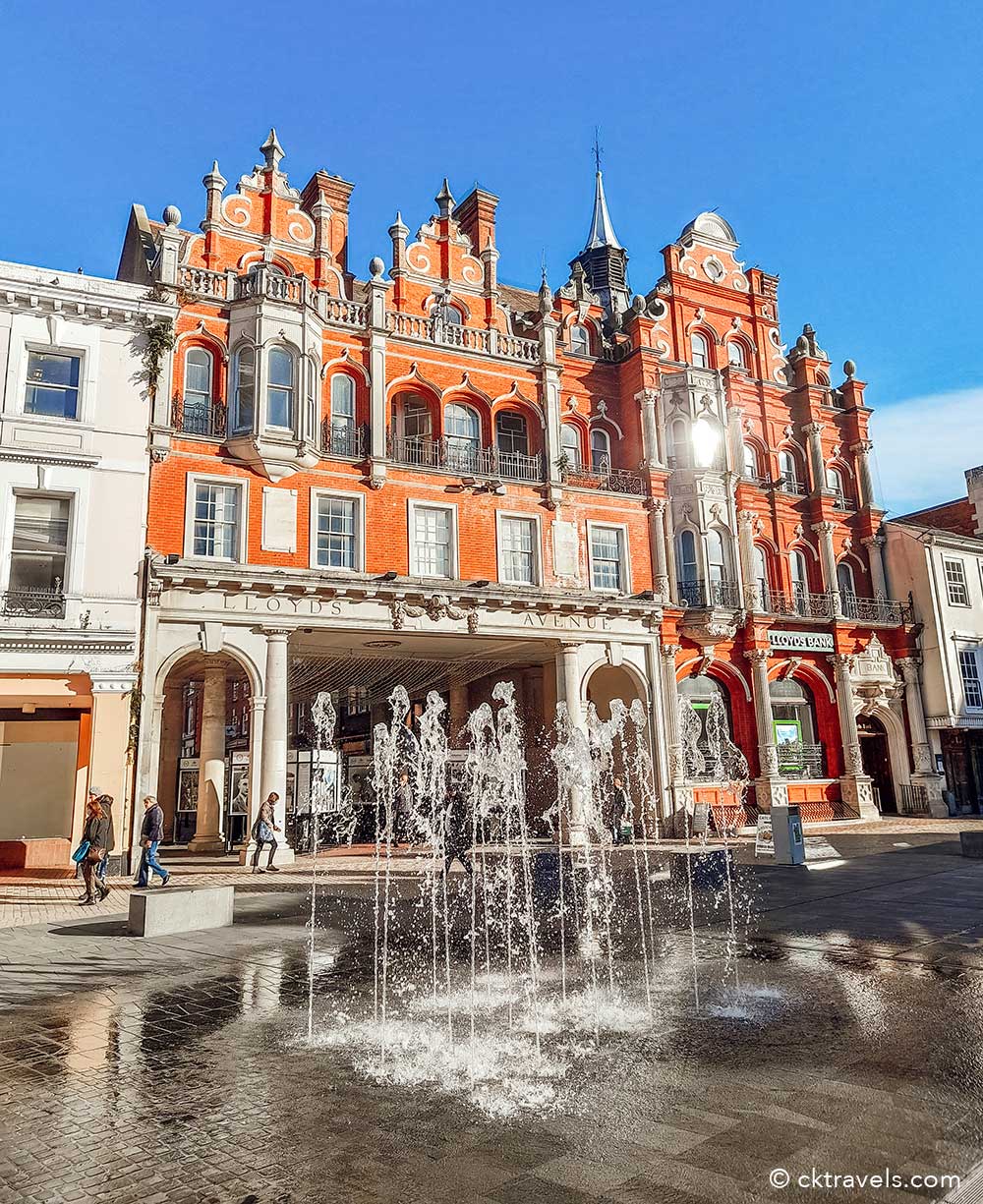 Cornhill and Ipswich Town Hall / Corn Exchange and fountain. Copyright CK Travels