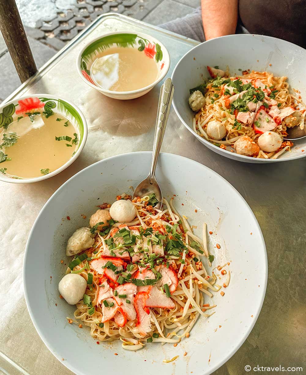 Kuay Teow Khae street food noodles Silom Bangkok