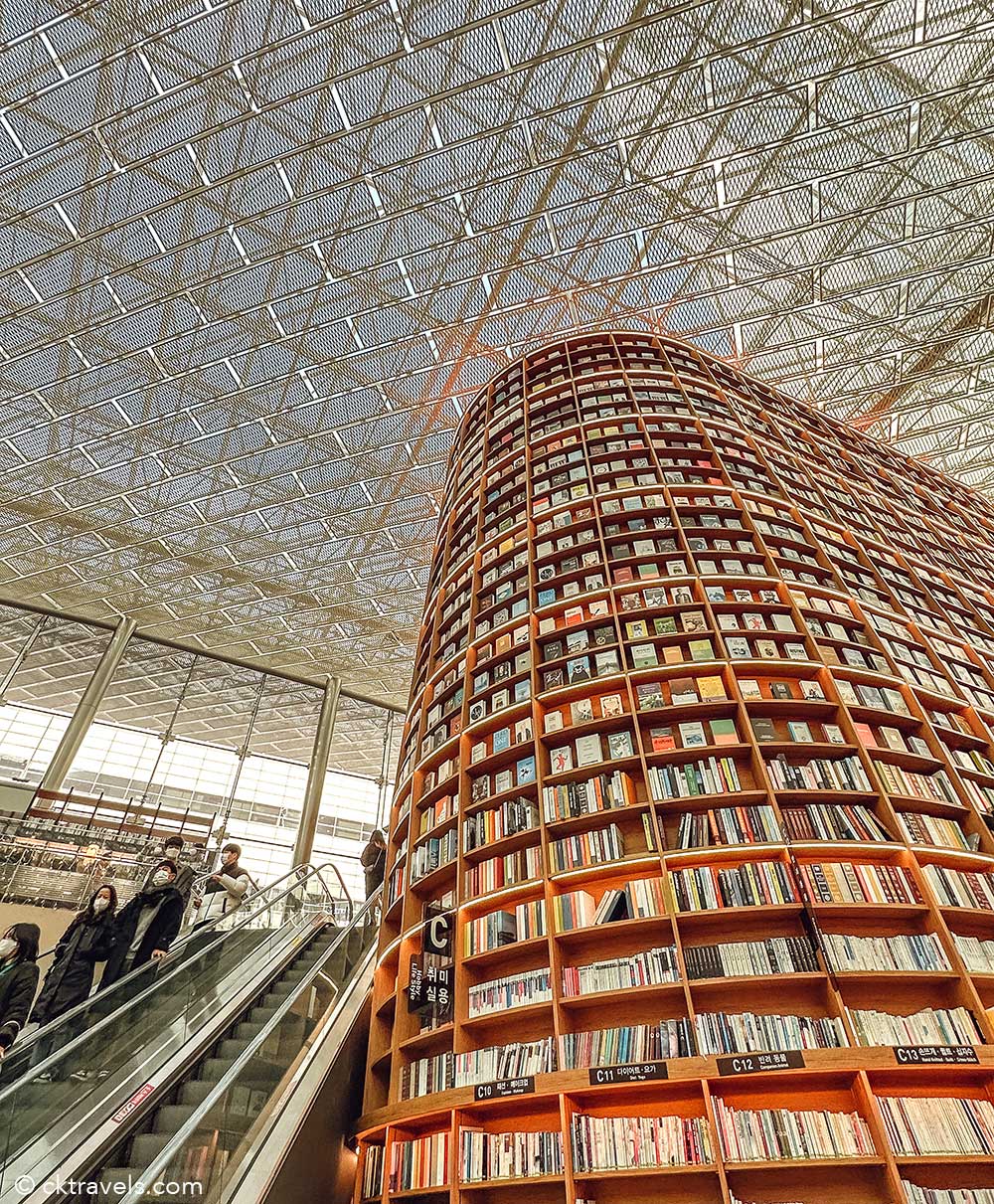 Starfield Library at COEX Mall - seoul with Kids activity