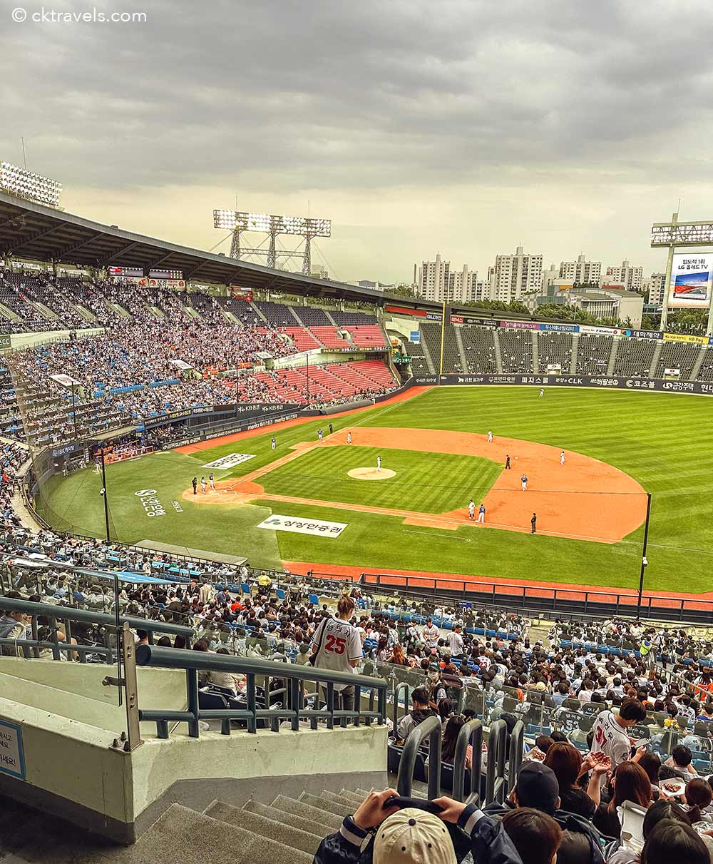 Seoul baseball game Jamsil stadium Doosan Bears 