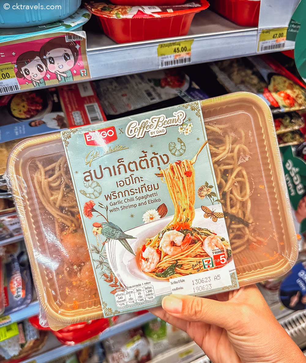 garlic chilli spaghetti with shrimp and ebiko ready meal microwave 7-Eleven Thailand