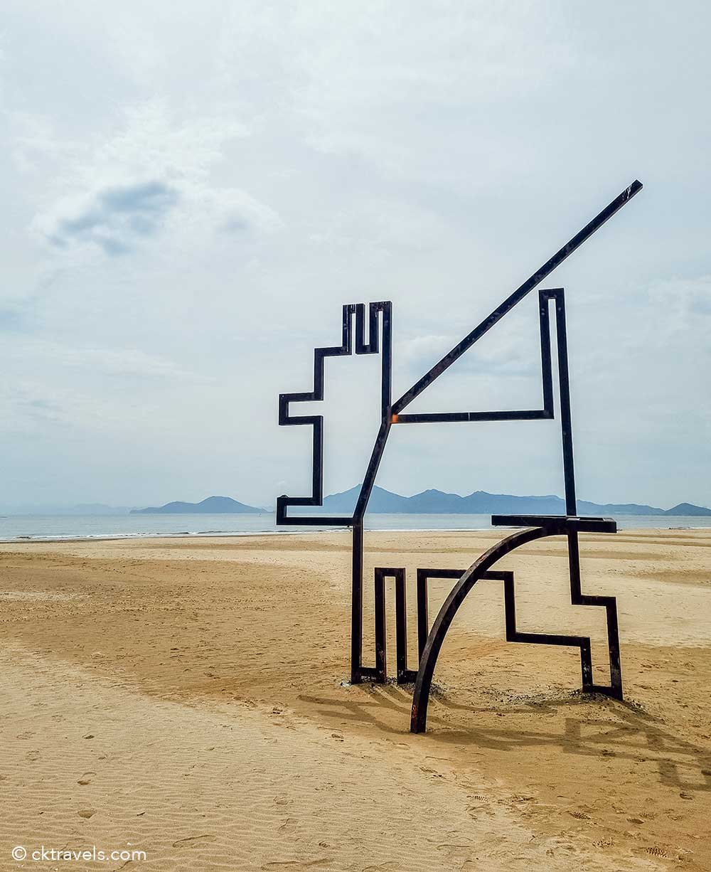 Dadaepo Beach in Busan dog sculpture metal