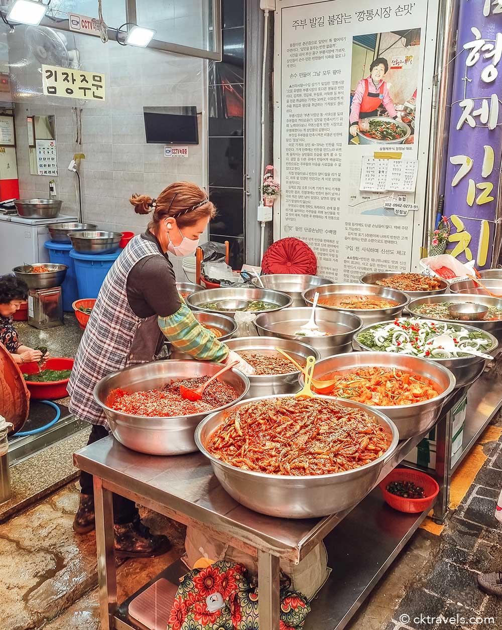 Bupyeong Kkangtong Market AKA Tin Can Alley Busan