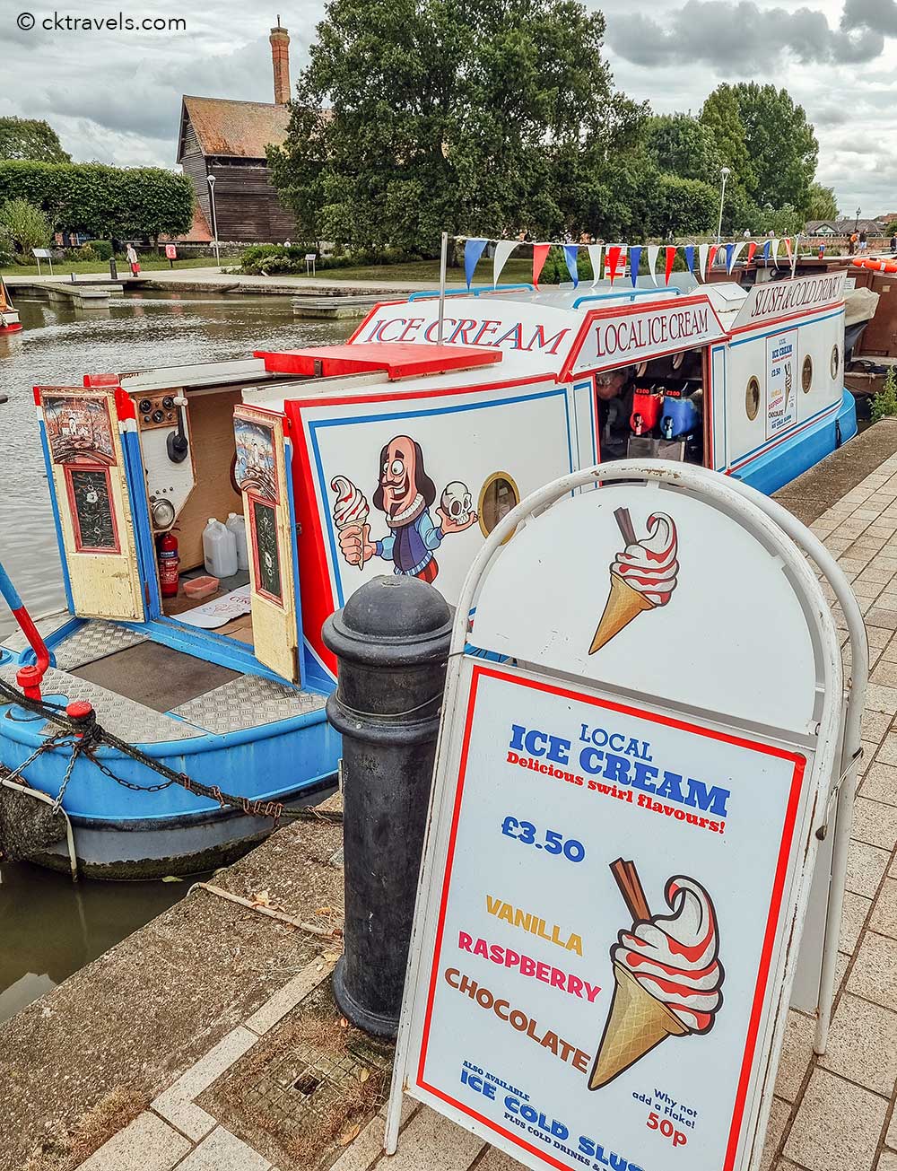 Shakee Ice cream barge Stratford-Upon-Avon