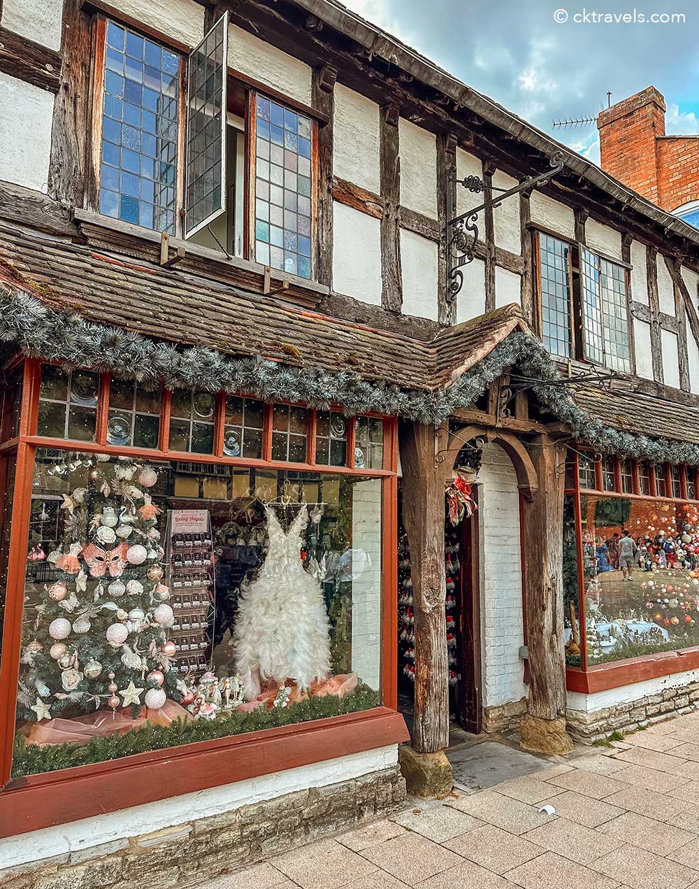 Christmas shop Stratford-Upon-Avon