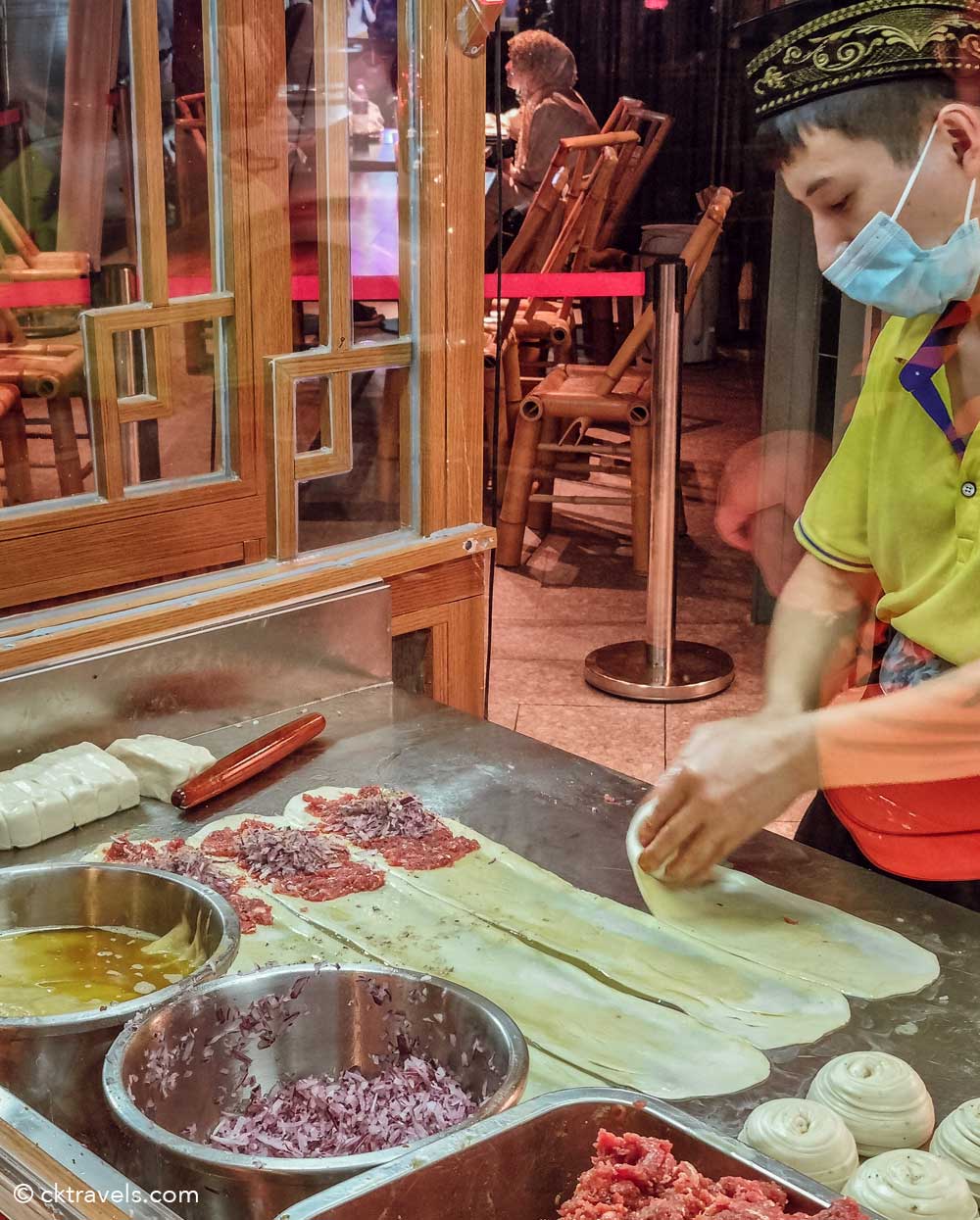 Restoran Mon Chinese Beef Roti Kuala Lumpur at night