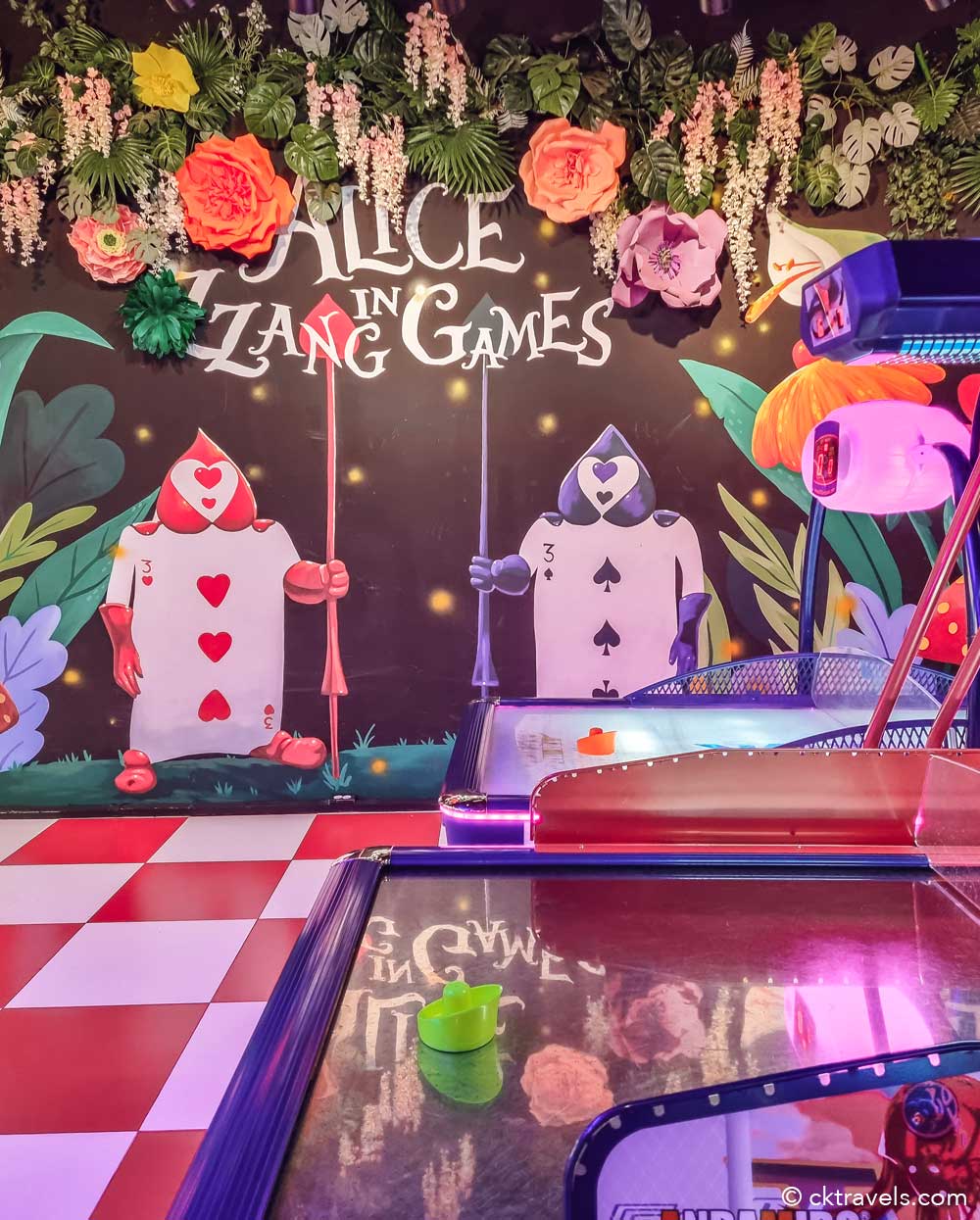 ZZang Games / Alice in Wonderland Themed Arcade Seomyeon 