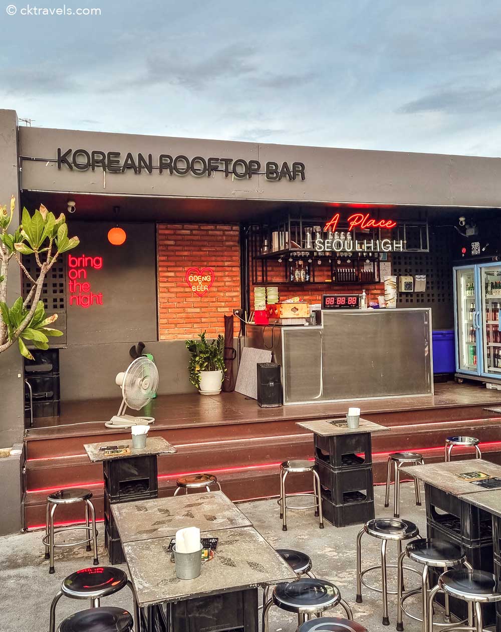 Wind n Wide cnx. Seoul High rooftop bar Chiang Mai